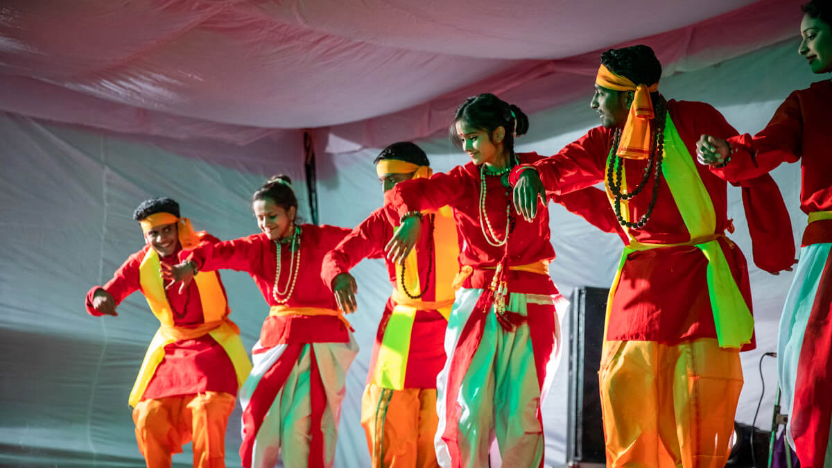 Uttarakhand Thali dance with metal plates